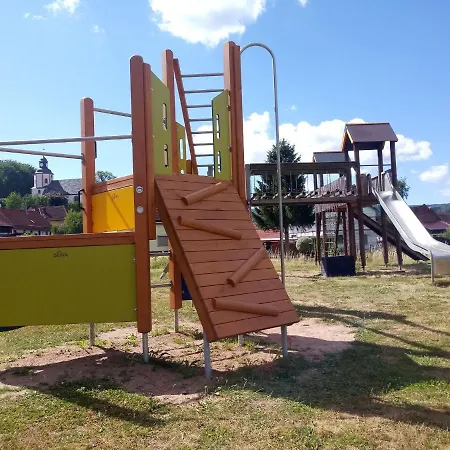 Charmantes Mit Naturgarten