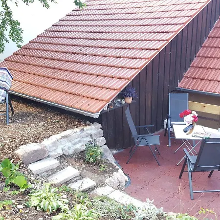 Charmantes Mit Naturgarten *