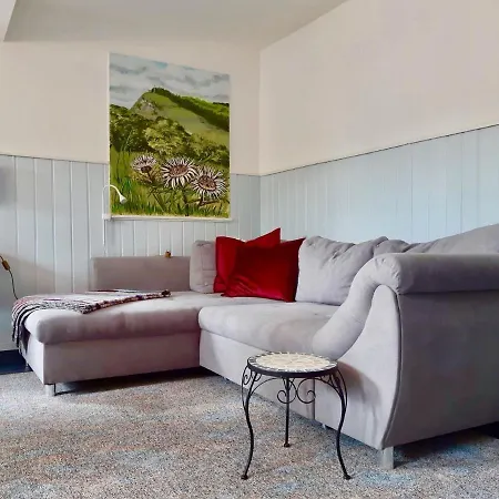 Charmantes Mit Naturgarten