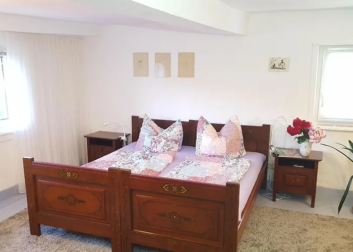 Charmantes Mit Naturgarten Tatil Evi *