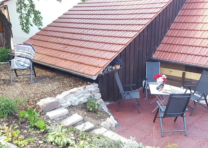 Charmantes Mit Naturgarten *