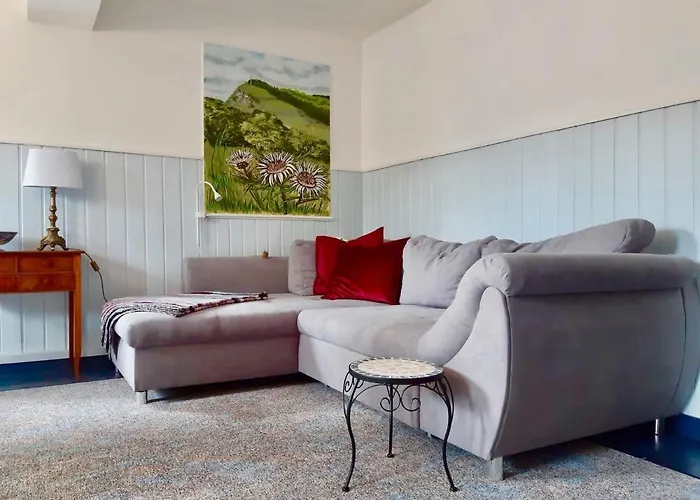 Charmantes Mit Naturgarten